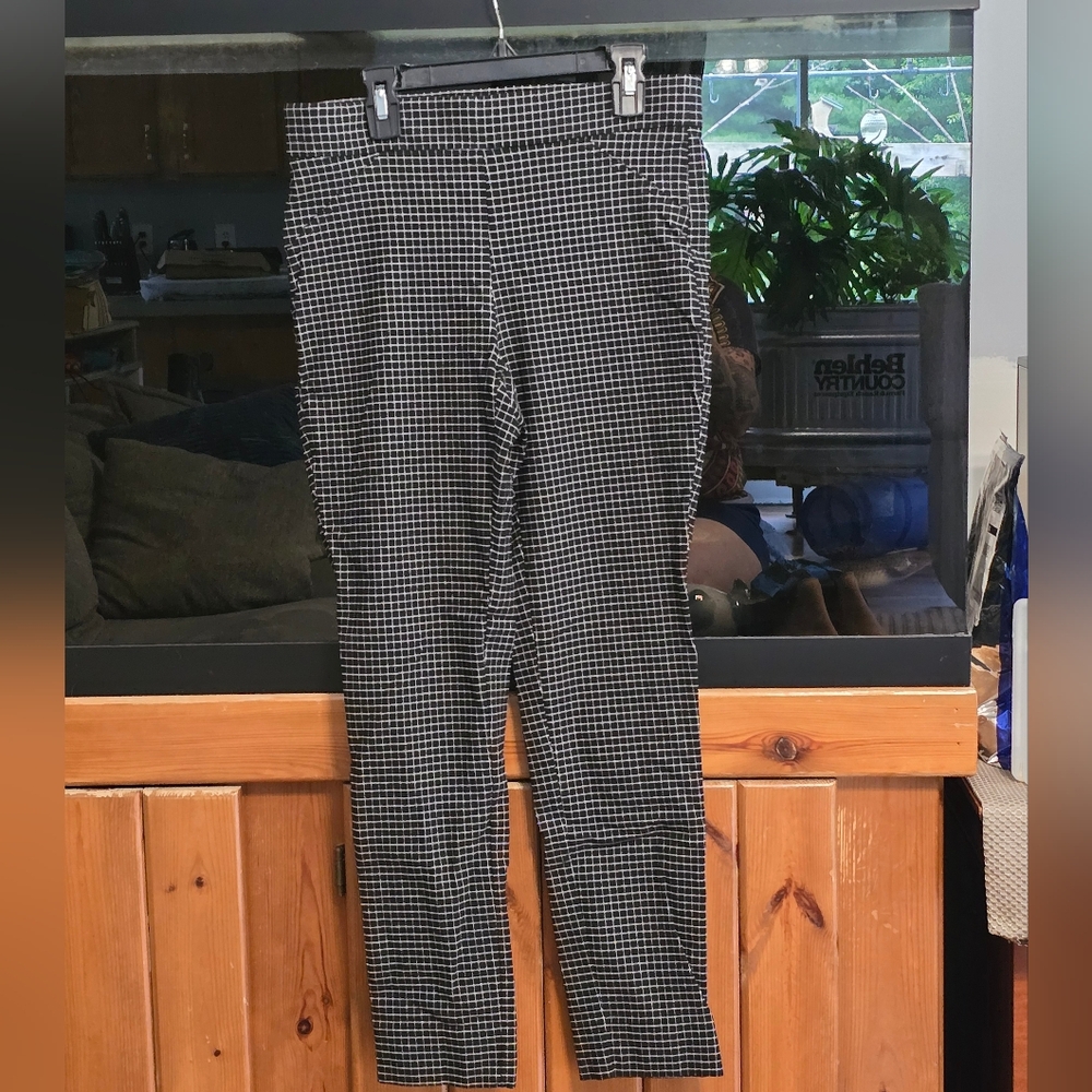 EUC Women's Anne Klein Black and White Checkered Ankle Stretch Pants
